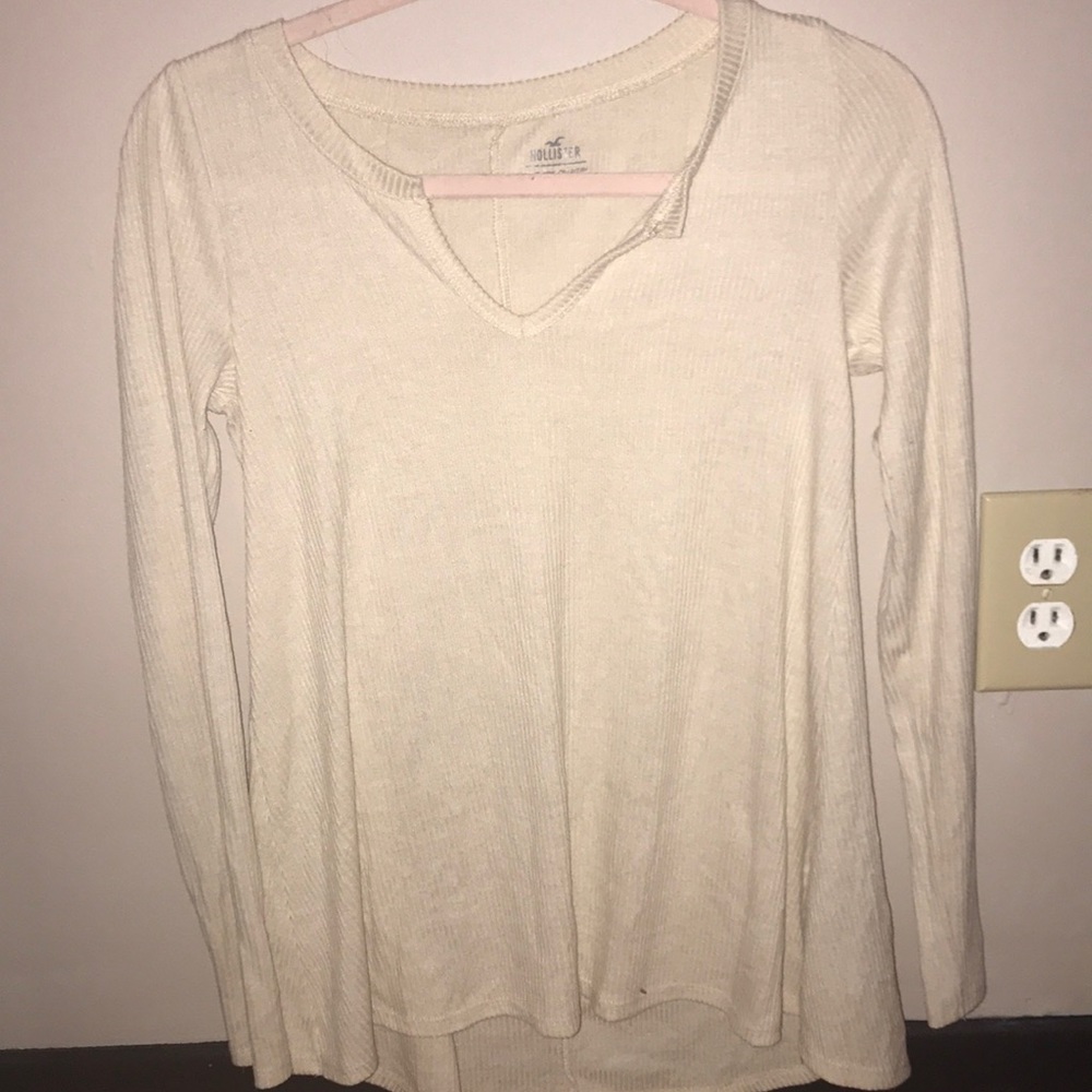 HOLLISTER LONG SLEEVED SHIRT